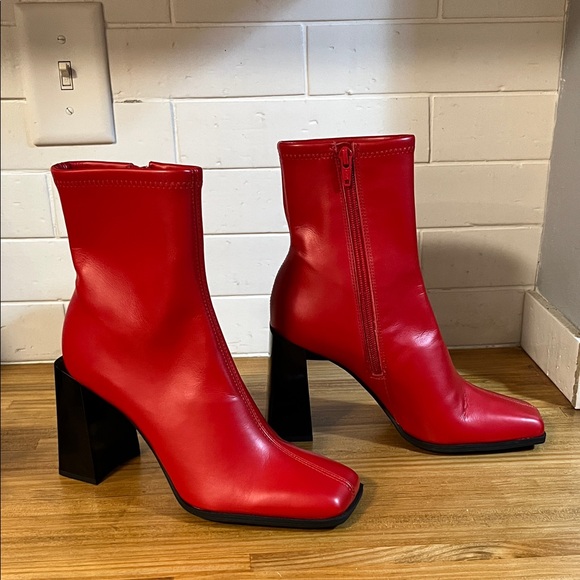 Gianni Bini Shoes - Gianni Bini Border-Line Red Ankle Boots with Black Heel Square Toe Size 6.5 NWOB
